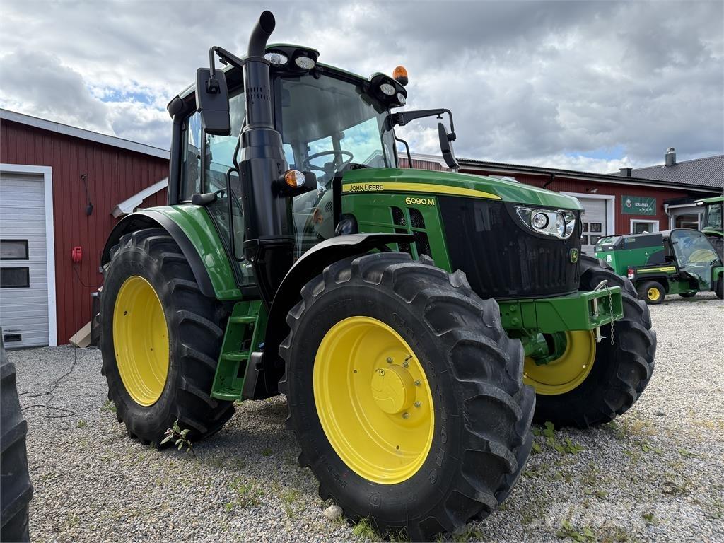 John Deere 6090M Trattori