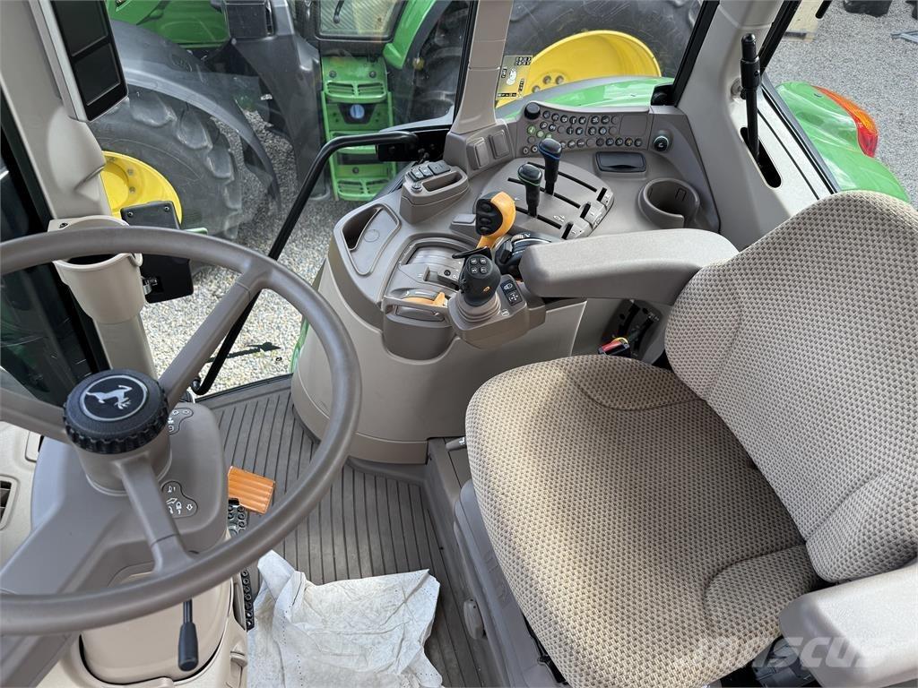John Deere 6090M Trattori