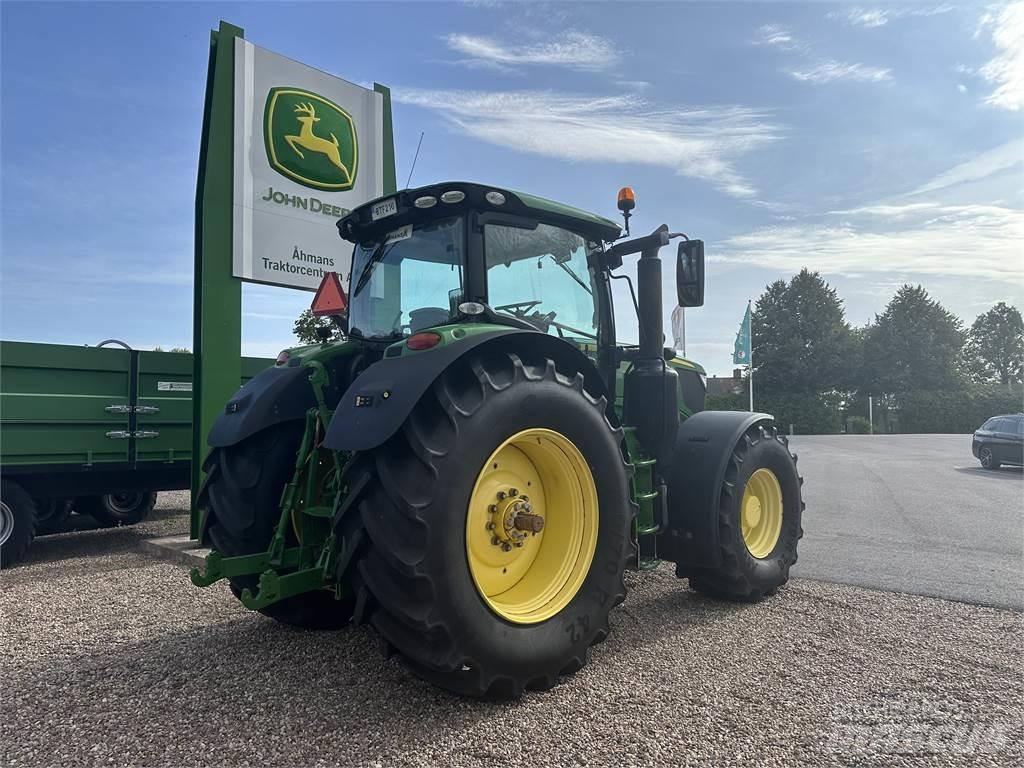 John Deere 6215R Trattori