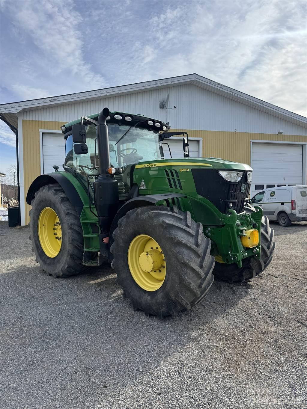 John Deere 6215R Trattori