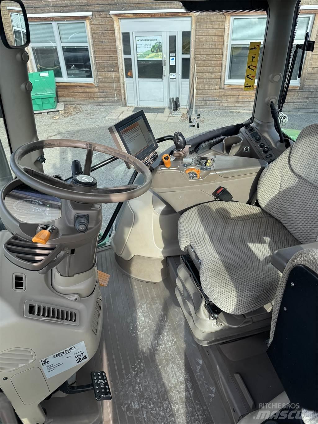 John Deere 6215R Trattori