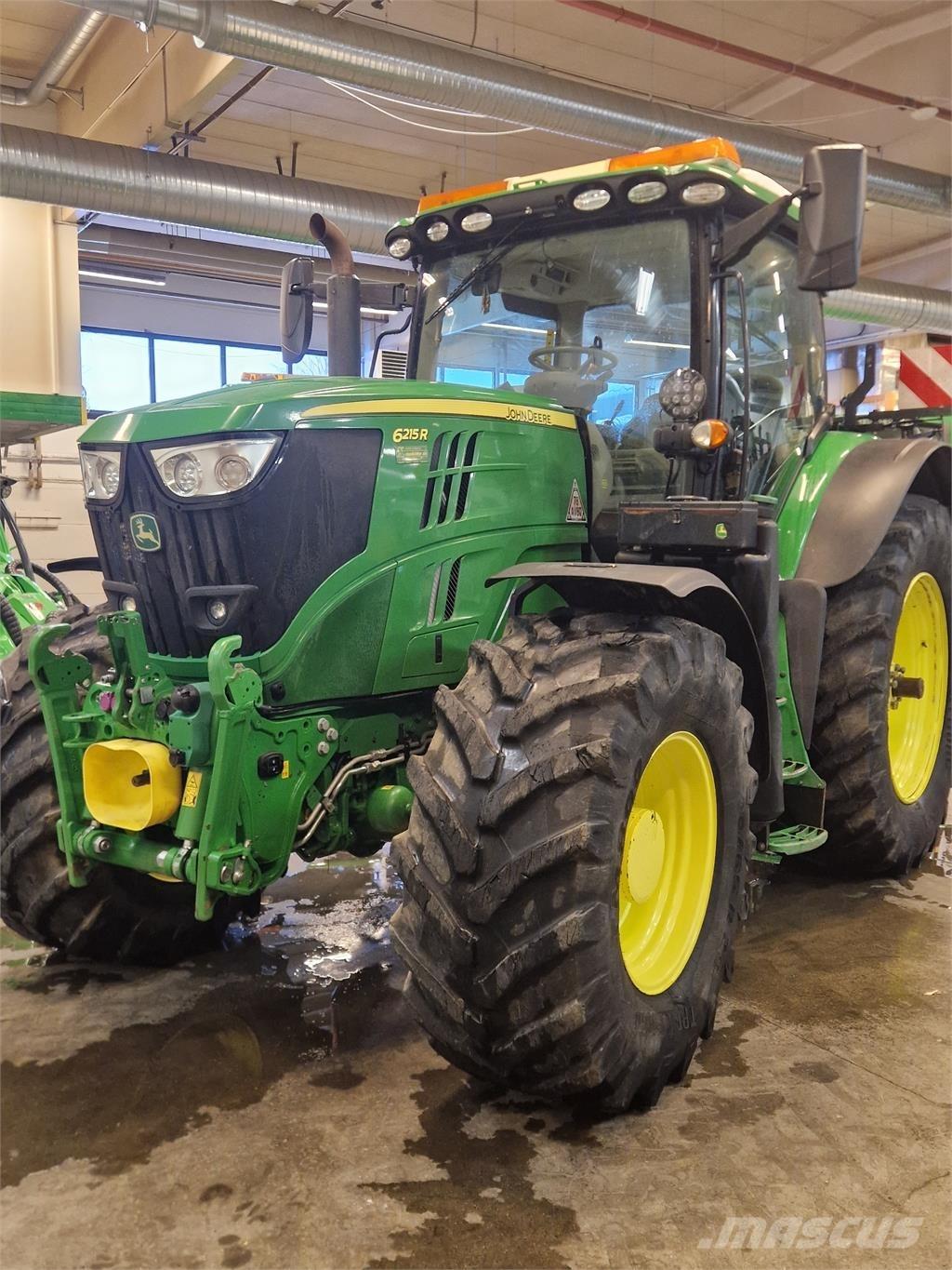 John Deere 6215R Trattori