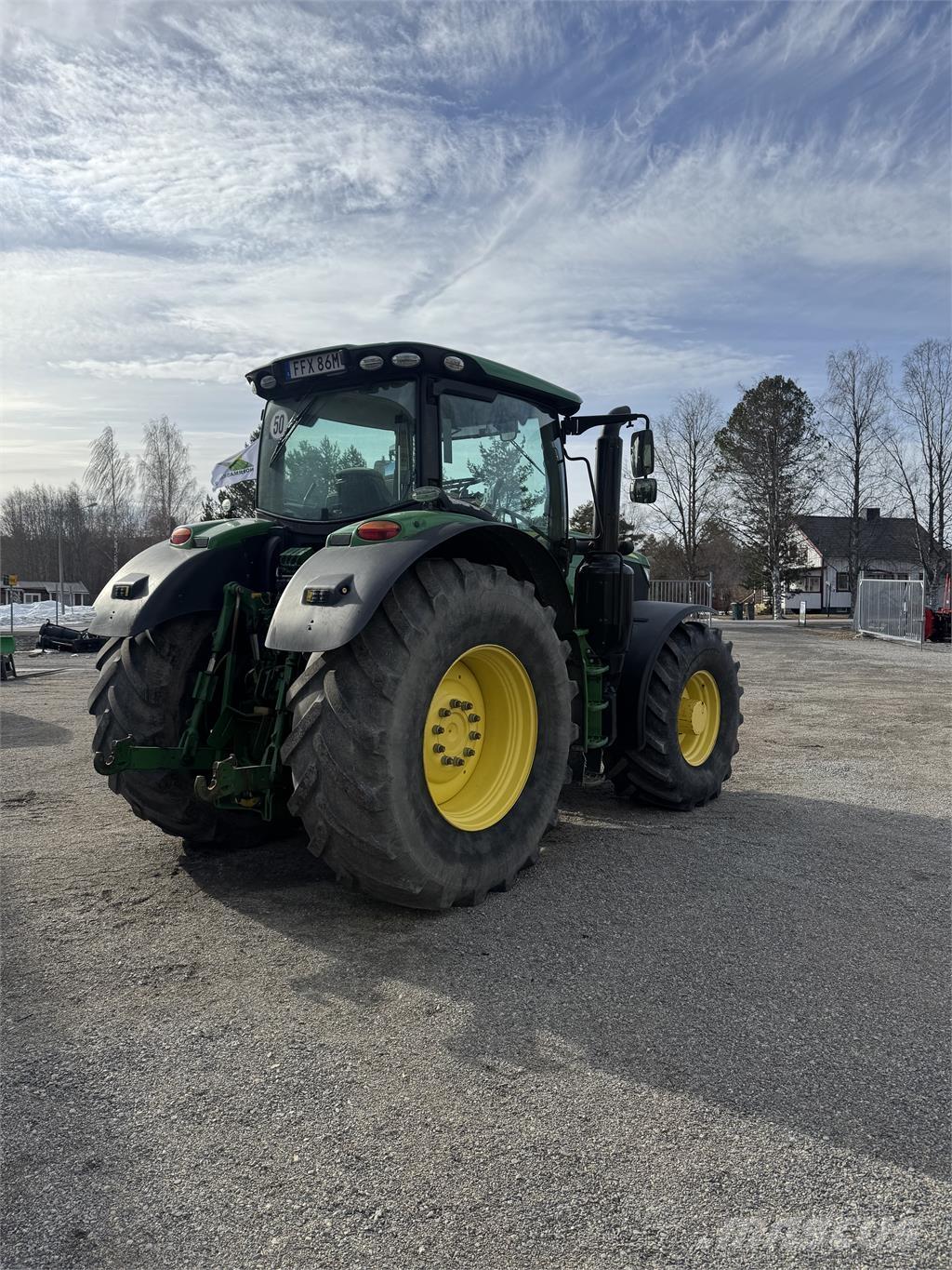 John Deere 6215R Trattori
