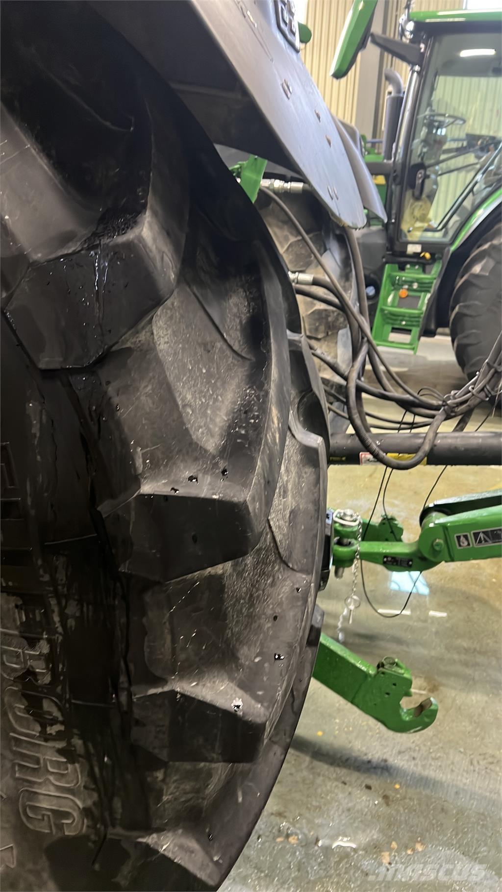 John Deere 6215R Trattori