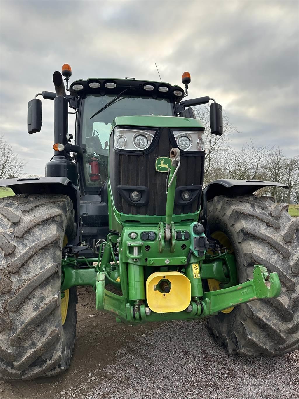 John Deere 6250R Trattori