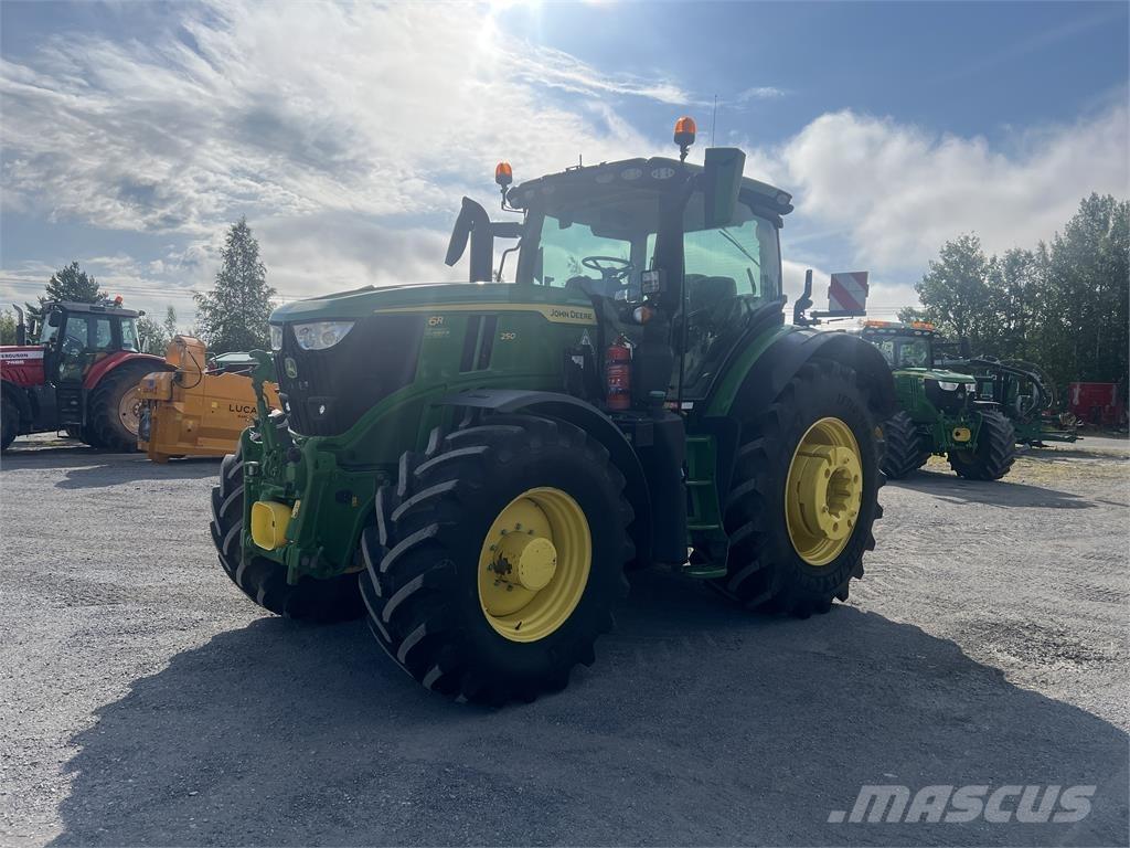 John Deere 6R 250 Trattori
