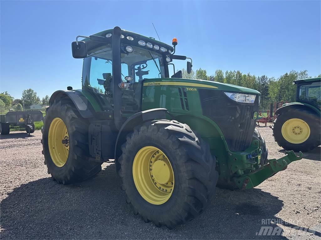 John Deere 7230R Trattori