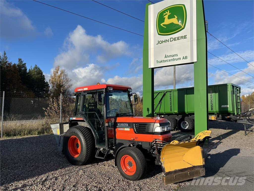 Kubota L4200 Manutenzione verde e strade – Altro