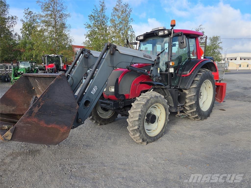 Valtra N121 Trattori