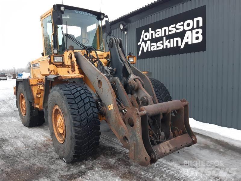 Volvo L90C Pale gommate