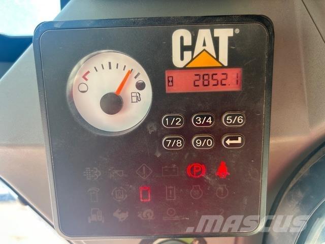 CAT 236D Pneumatici, ruote e cerchioni