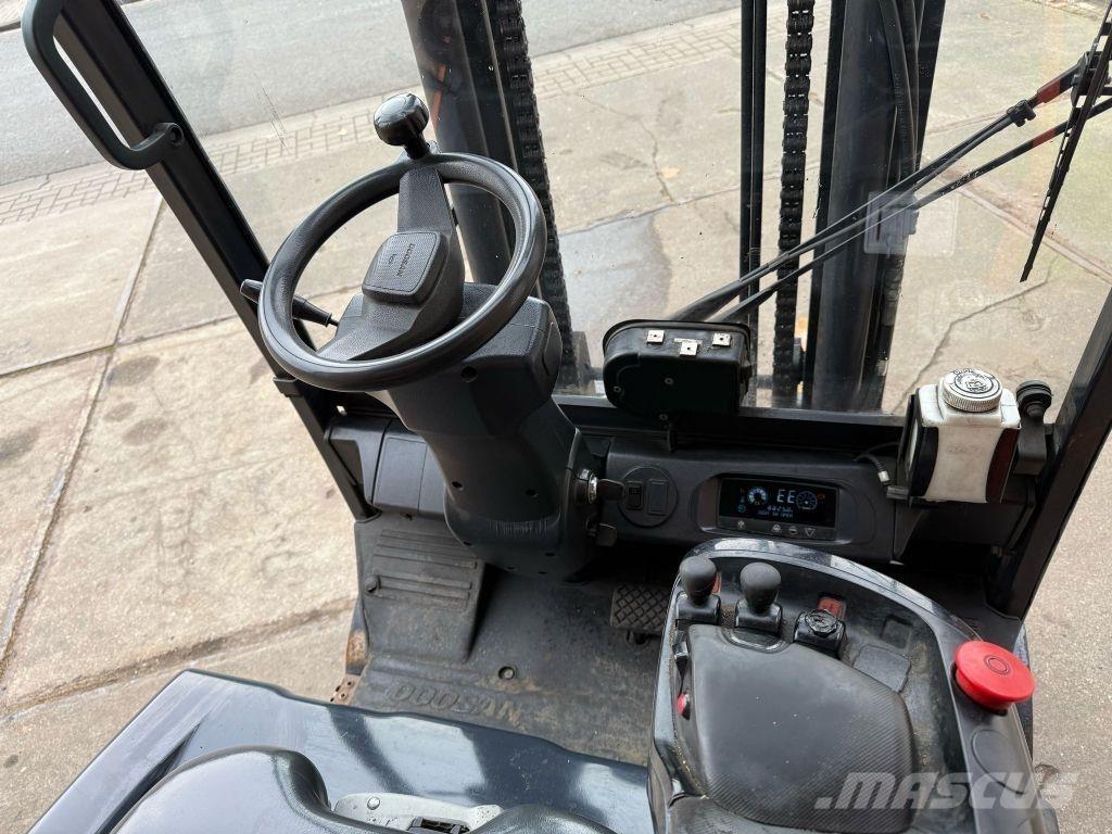 Doosan B35X-7 Carrelli elevatori elettrici