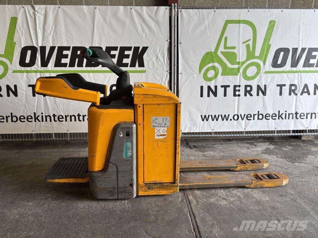 Jungheinrich ERE 225 Carelli stoccatori  automatici-usati