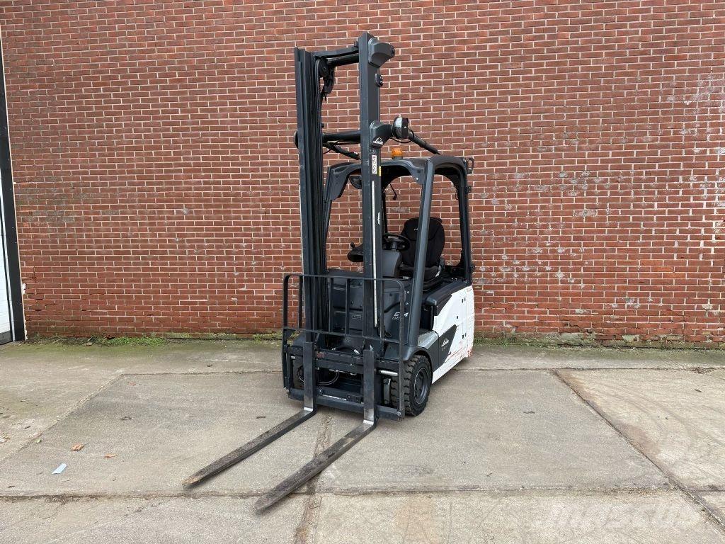 Linde E14-02 Carrelli elevatori elettrici