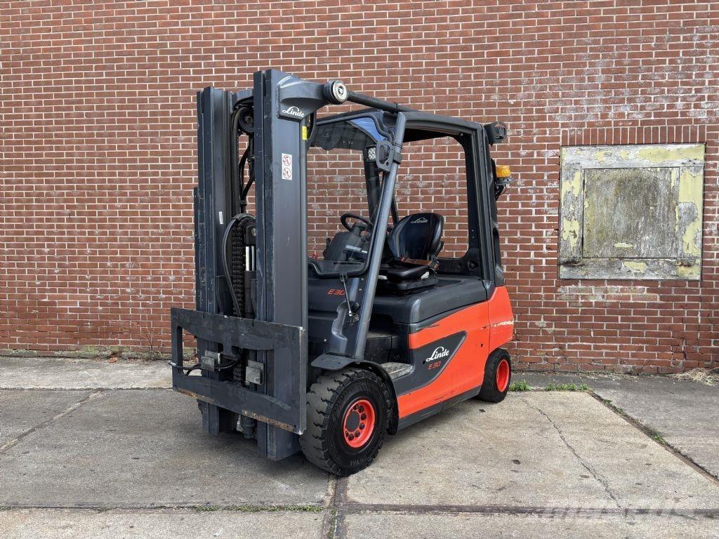 Linde E30-01 Carrelli elevatori elettrici