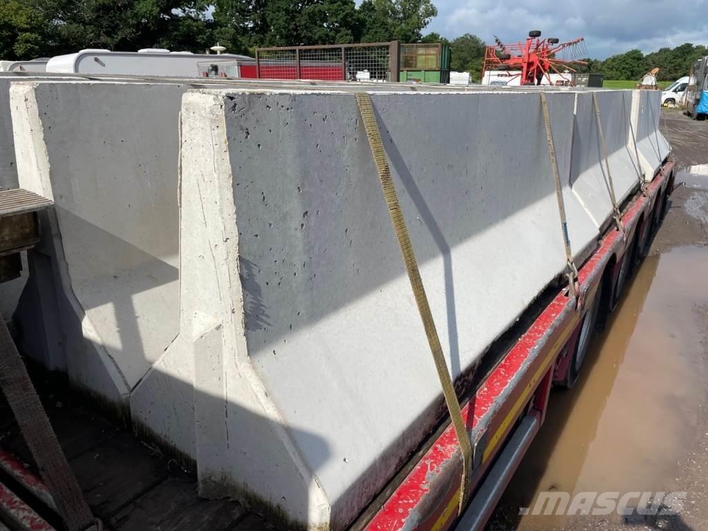  716 Altri accessori per trattori