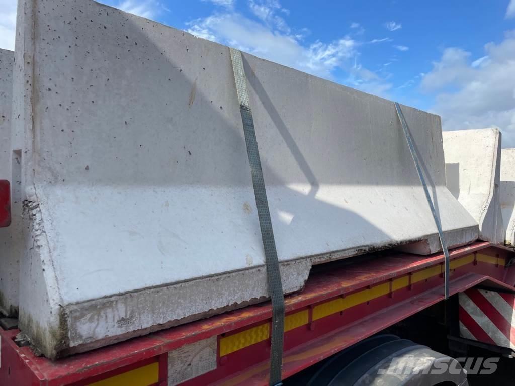  716 Altri accessori per trattori