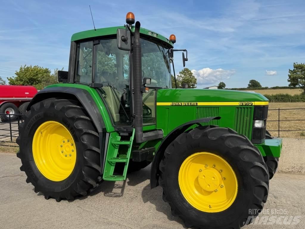 John Deere 6910 Trattori