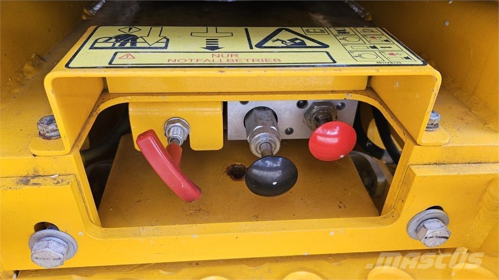 JCB S1930E Piattaforme aeree su rimorchio