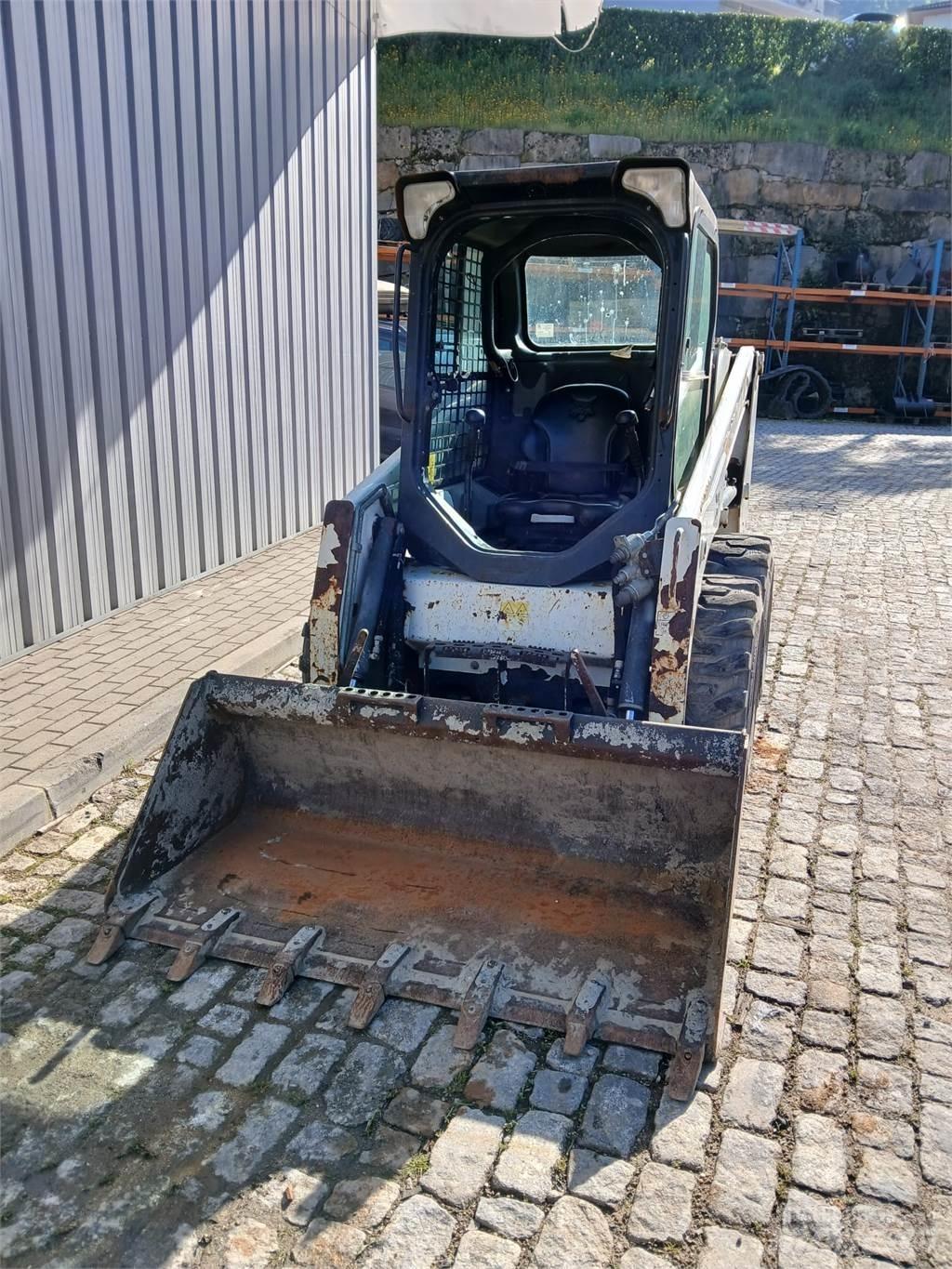 Bobcat S450 Pale gommate