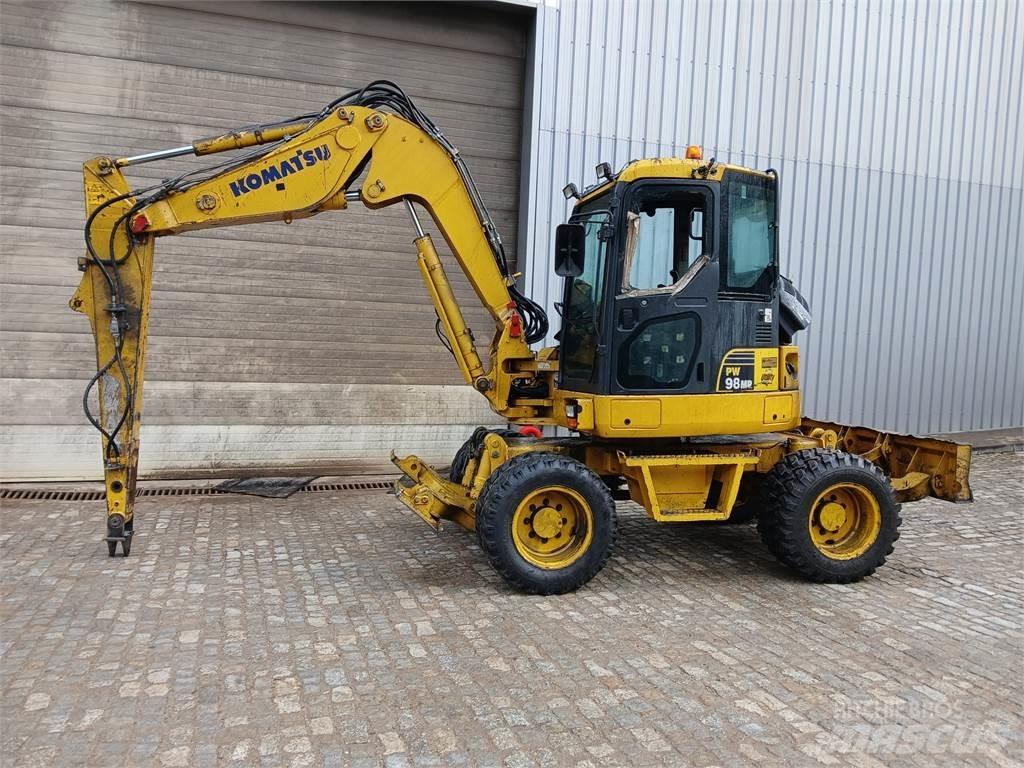 Komatsu PW98MR-6 Escavatori gommati