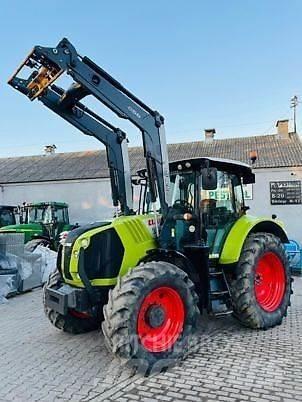 CLAAS ARION 520 Trattori