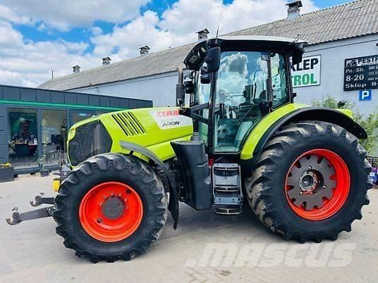 CLAAS ARION 640 Trattori