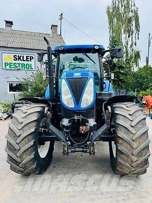 New Holland T7.210RC Trattori