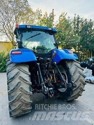 New Holland T7030 Trattori