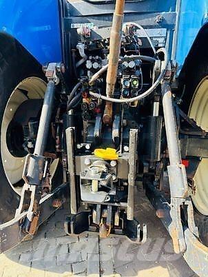 New Holland T7030 Trattori