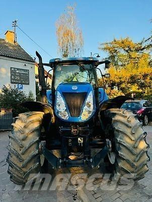 New Holland T7030 Trattori