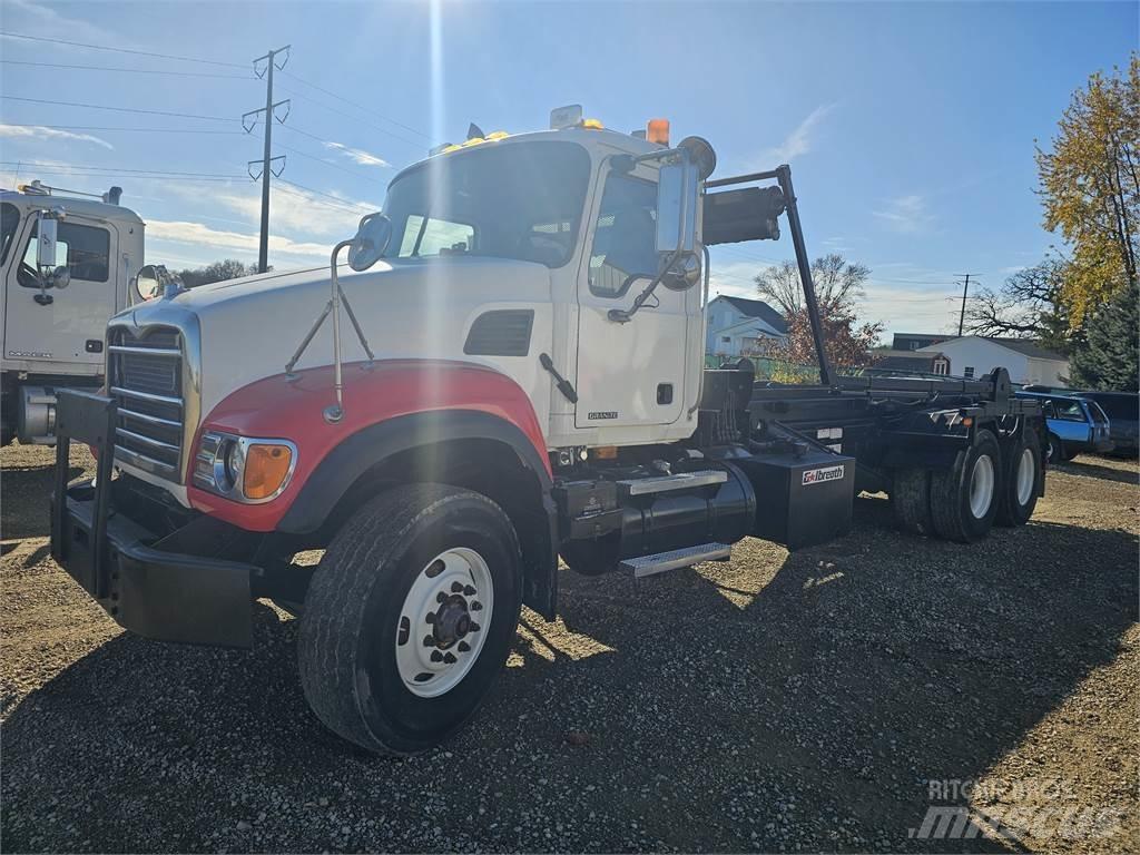 Mack CV713 Camion altro