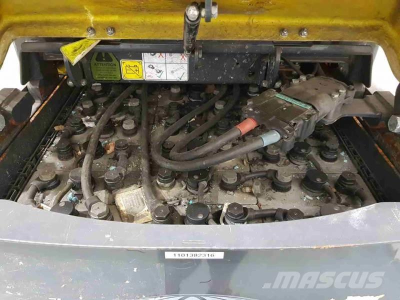 Aisle-Master 15E Elevatore passaggio stretto