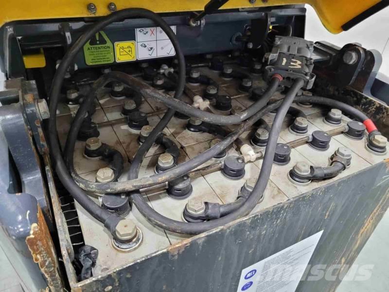 Aisle-Master 15SE Elevatore passaggio stretto