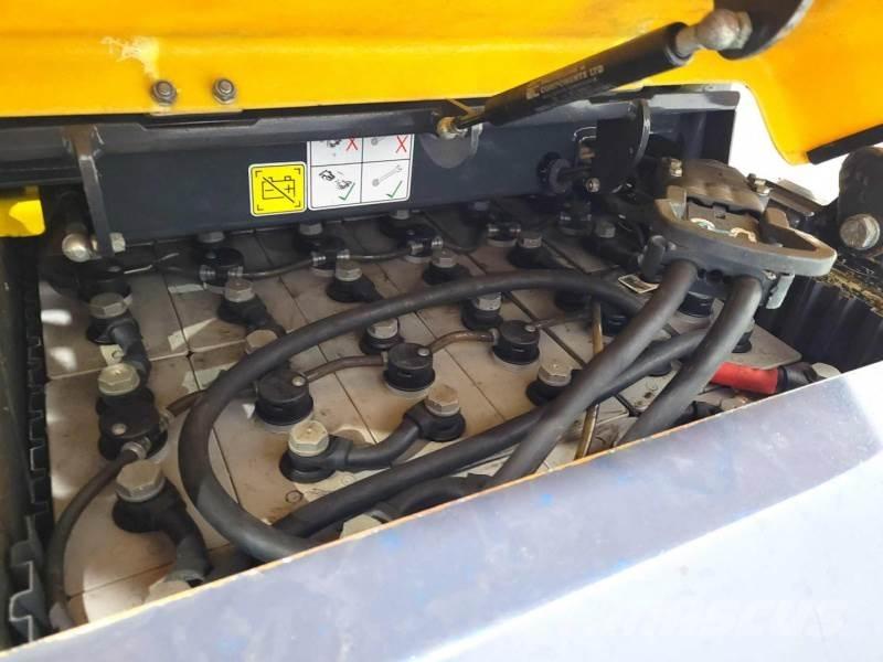 Aisle-Master 15SE Elevatore passaggio stretto