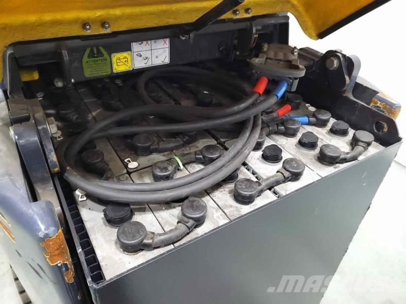 Aisle-Master 15SE Elevatore passaggio stretto