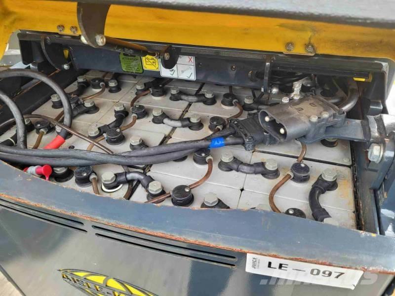 Aisle-Master 20SE Elevatore passaggio stretto