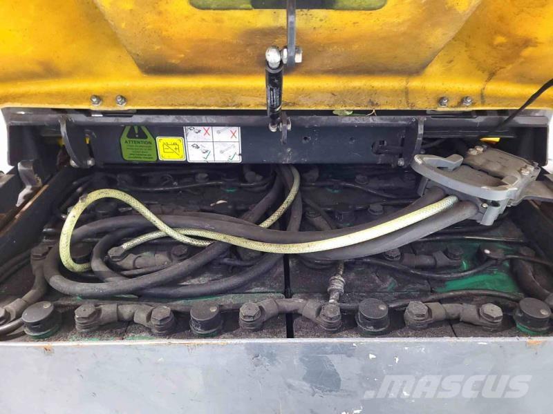 Aisle-Master 20SHE Elevatore passaggio stretto