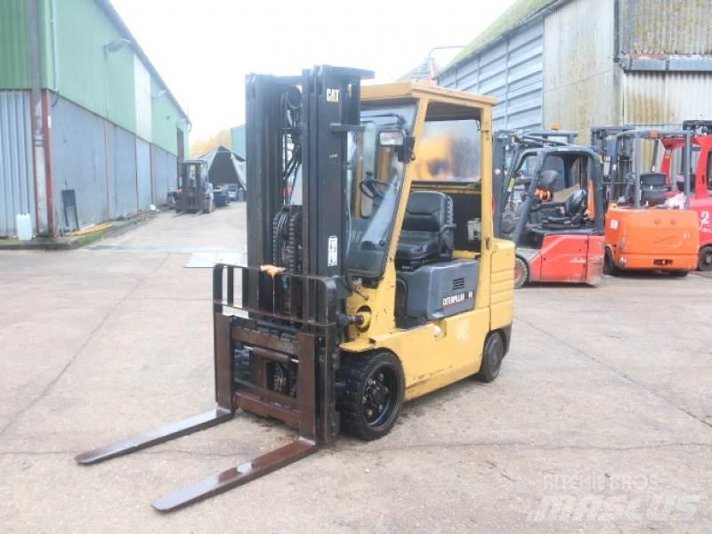 CAT GC30 Carrelli elevatori GPL
