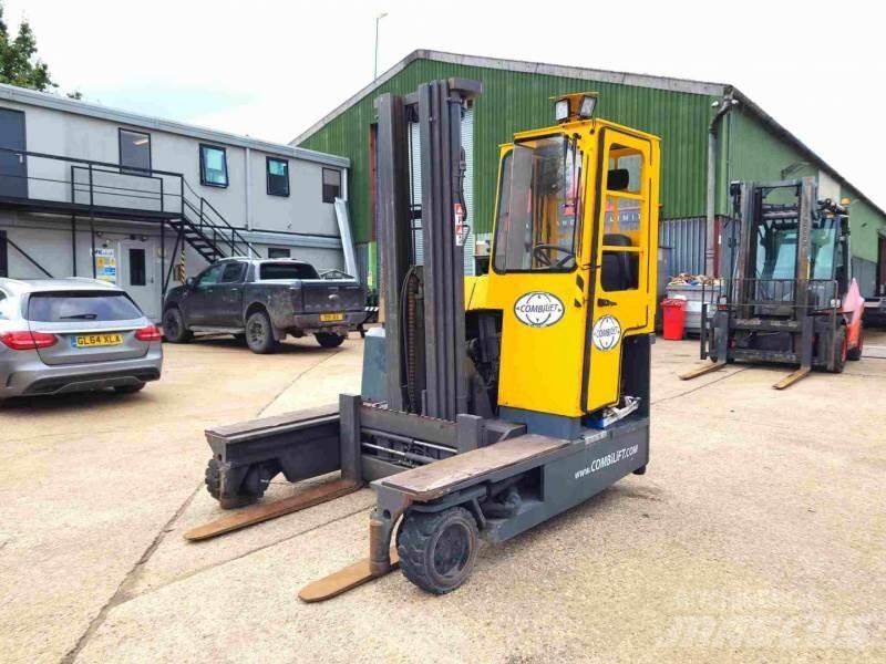 Combilift C3000 GAS Carrello elevatore retrattile a 4 vie