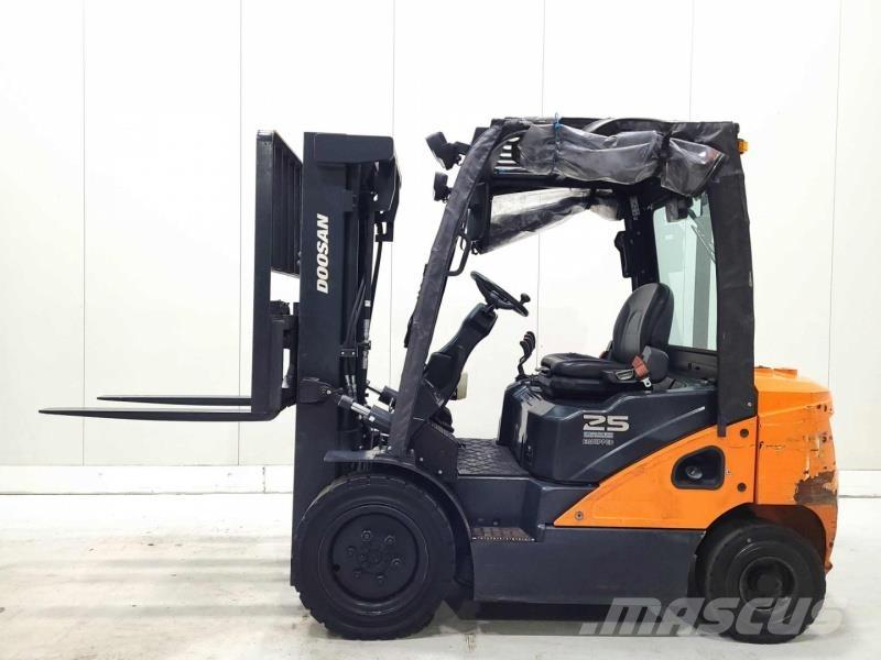 Doosan D25S-7 Carrelli elevatori diesel