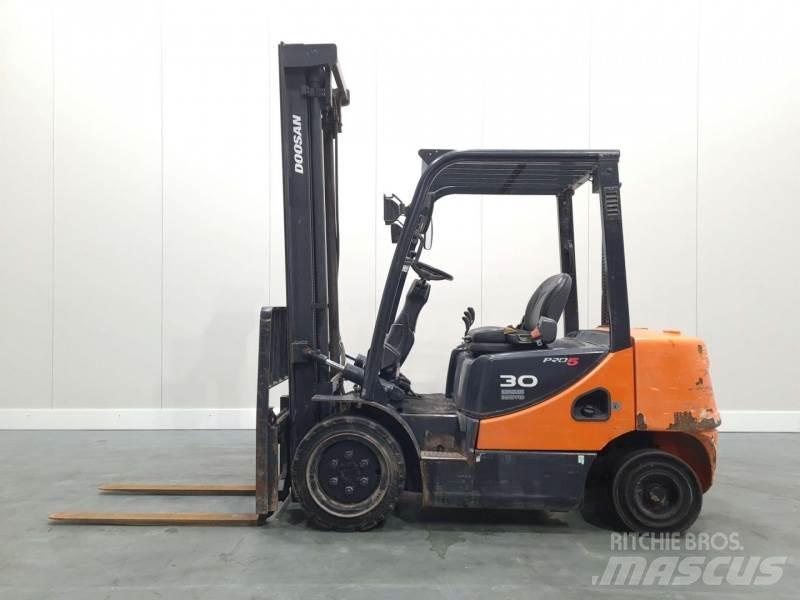 Doosan D30S-5 Carrelli elevatori diesel