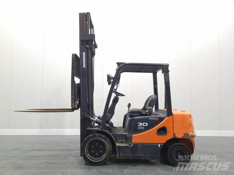 Doosan D30S-5 Carrelli elevatori diesel