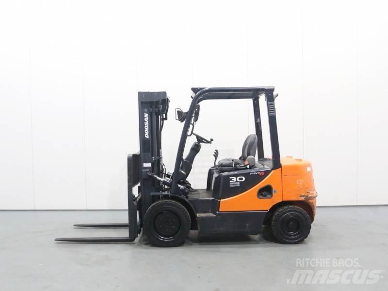 Doosan D30S-5 Carrelli elevatori diesel