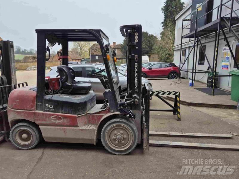 EP EFL302 410 Carrelli elevatori elettrici