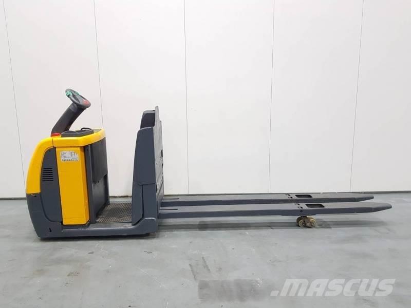 Jungheinrich ECE220 XL Commissionatore medio livello