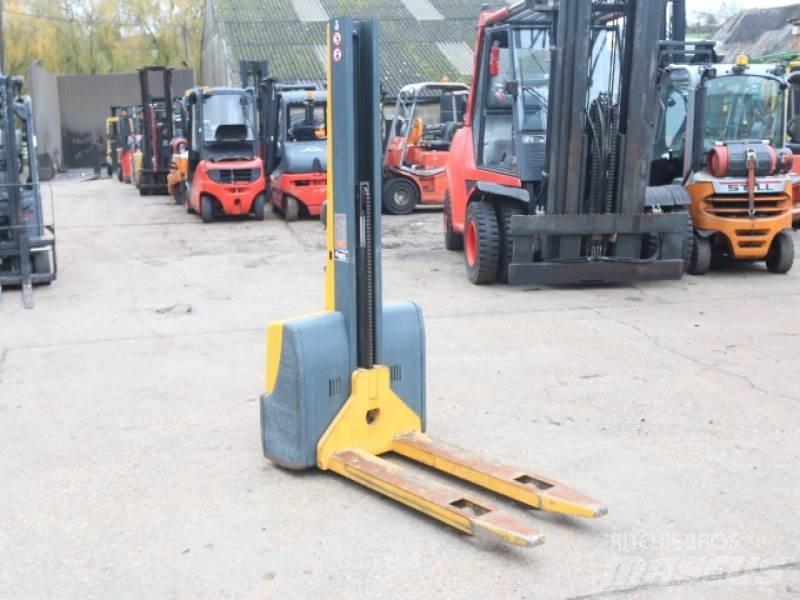 Jungheinrich EMC110 Stoccatori manuali