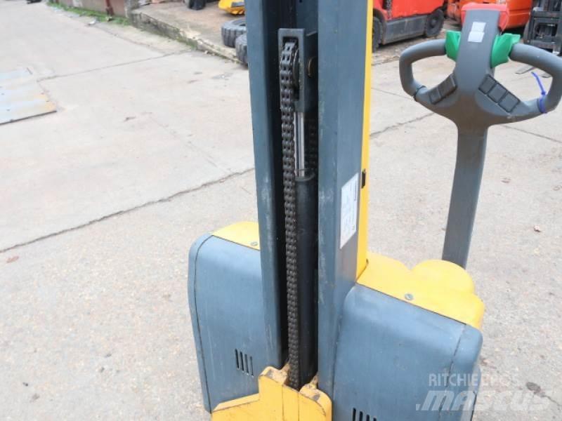 Jungheinrich EMC110 Stoccatori manuali
