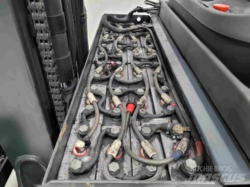 Linde R20-01 Carrello retrattile