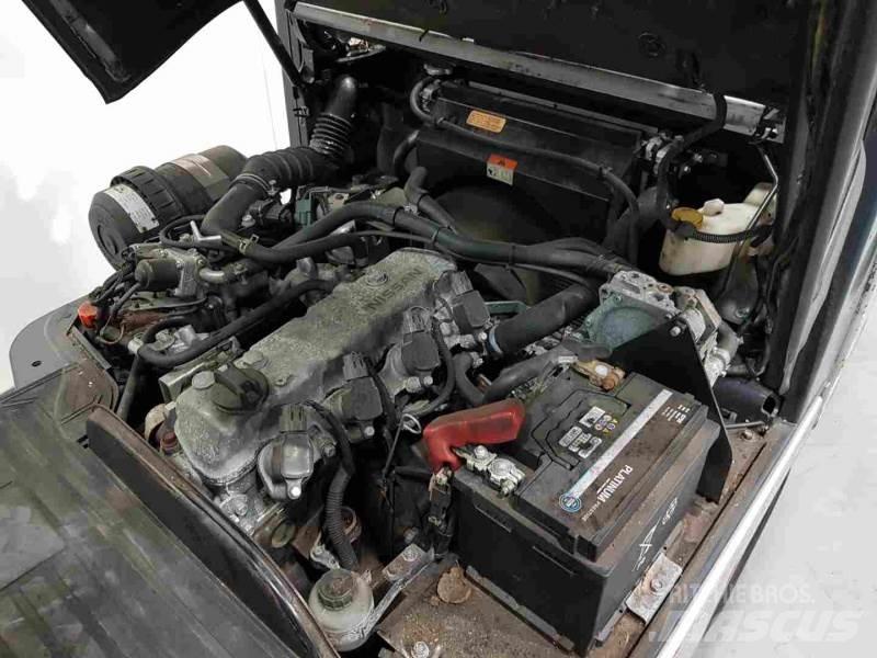 Nissan P1D1A18LQ Carrelli elevatori GPL